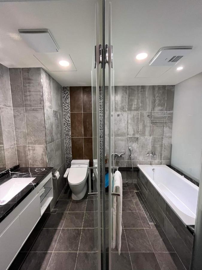 Bentley Hotel Чжунли Экстерьер фото