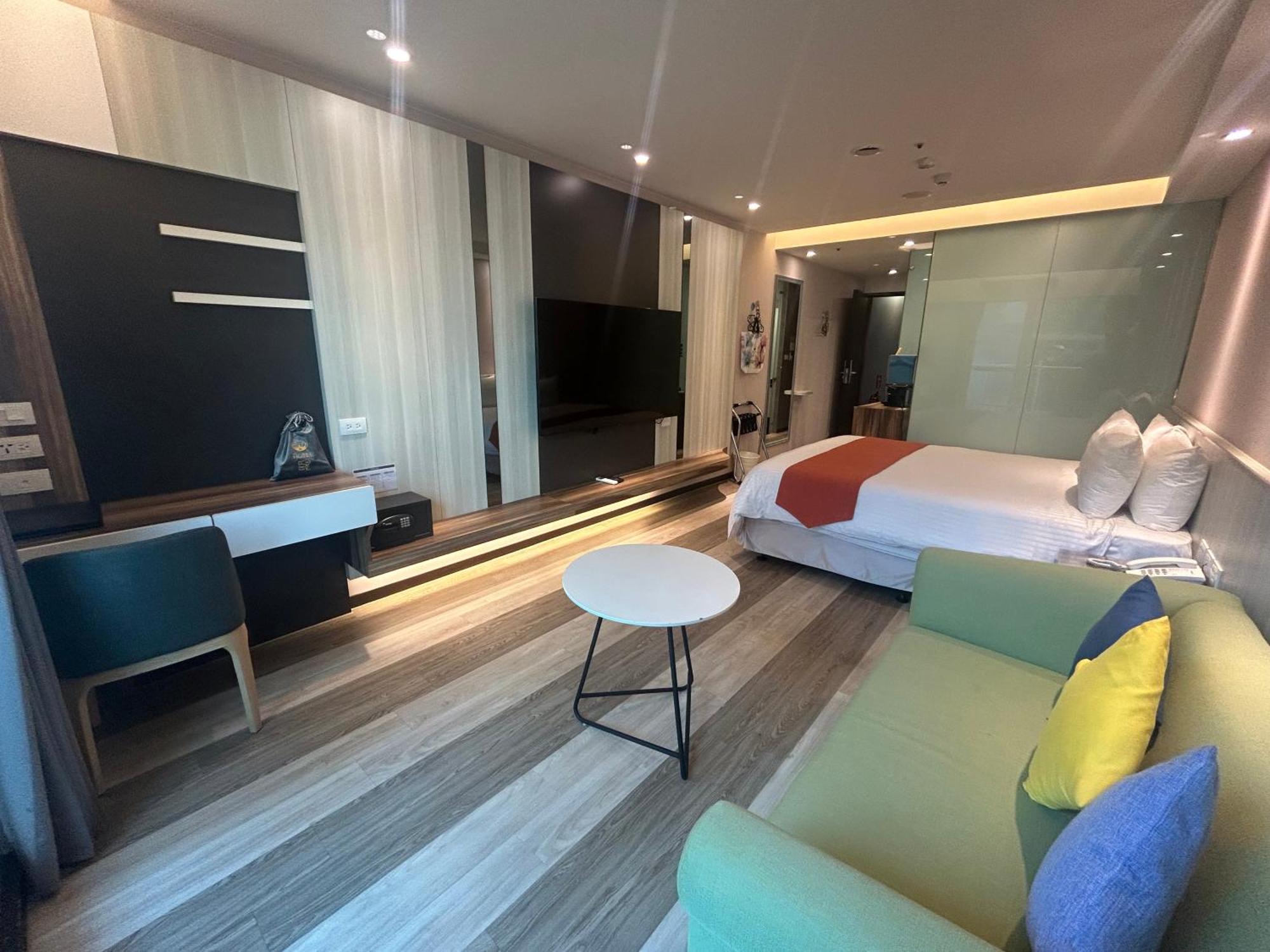 Bentley Hotel Чжунли Экстерьер фото