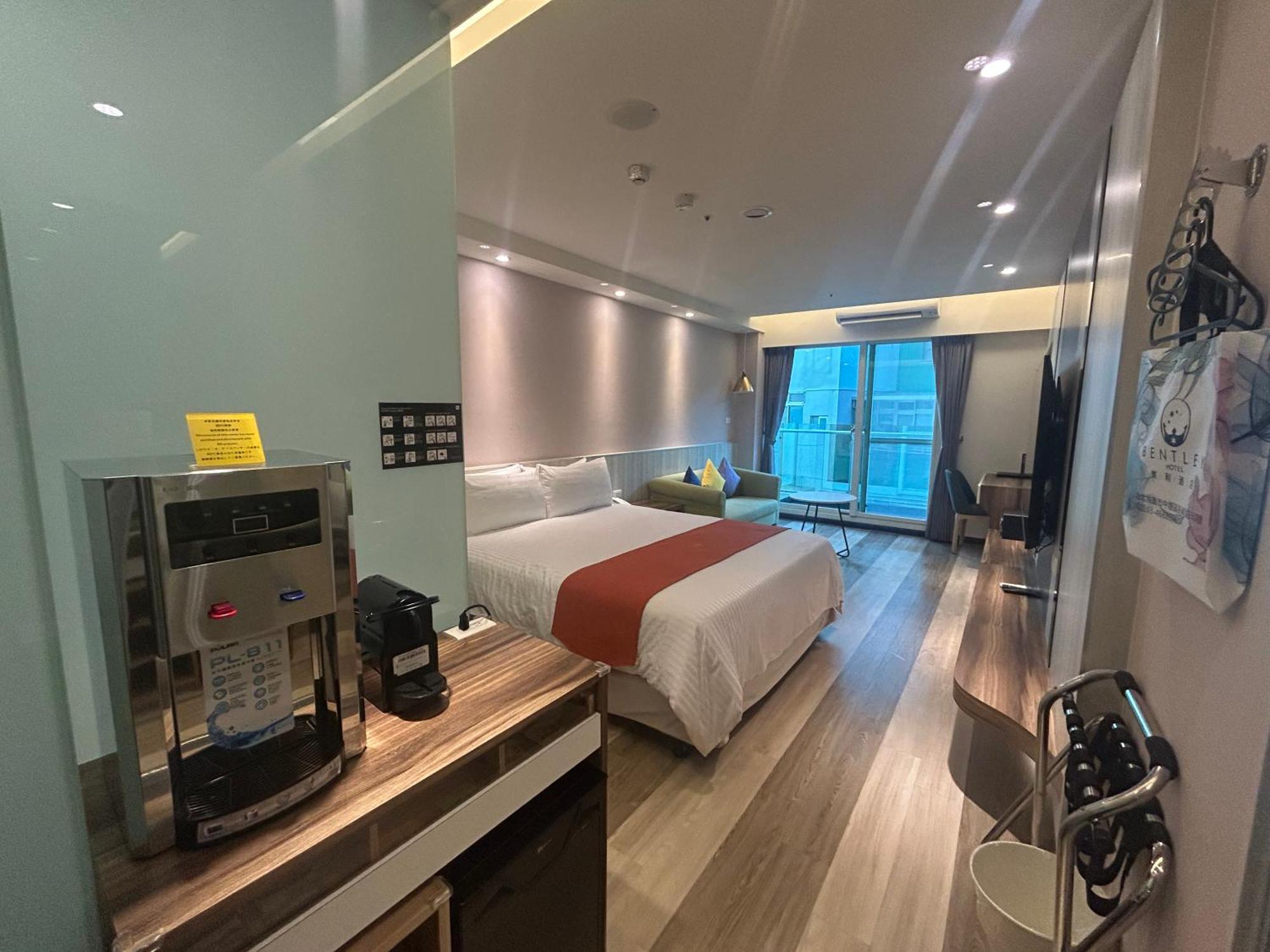 Bentley Hotel Чжунли Экстерьер фото