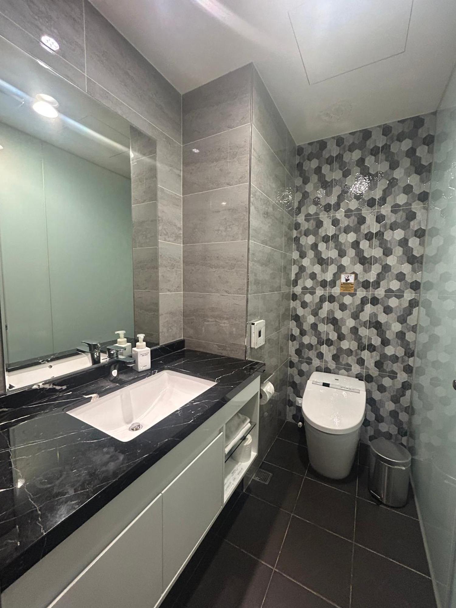 Bentley Hotel Чжунли Экстерьер фото